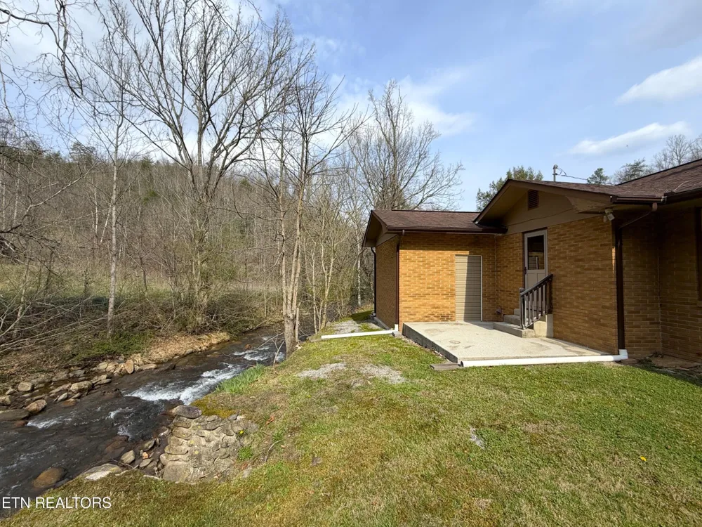 1059 Blue Mill Rd Del Rio, TN 37727