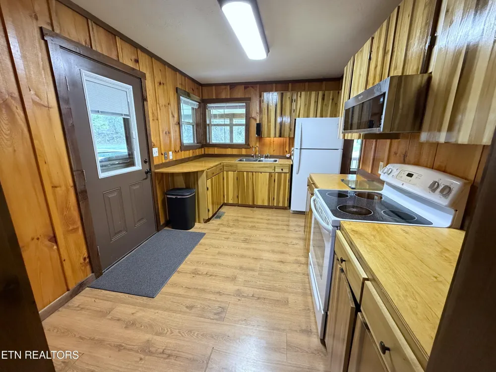 1059 Blue Mill Rd Del Rio, TN 37727