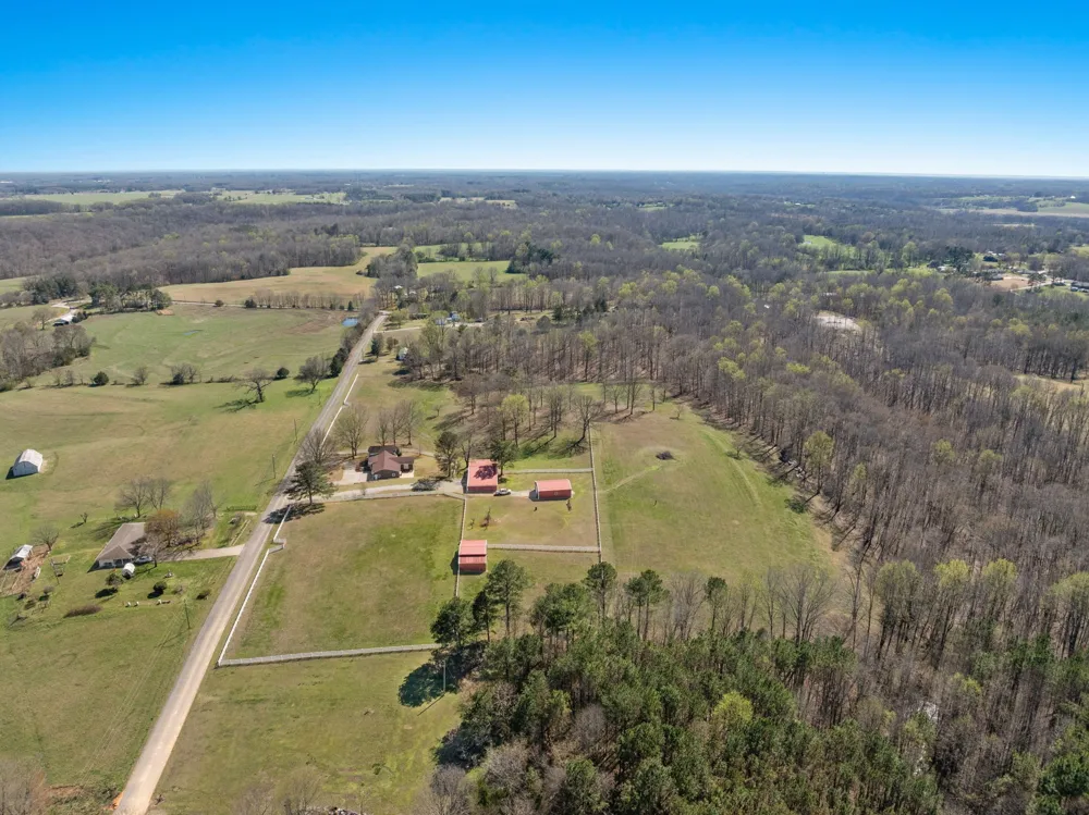 1290 County Road 496 Lexington, AL 35648