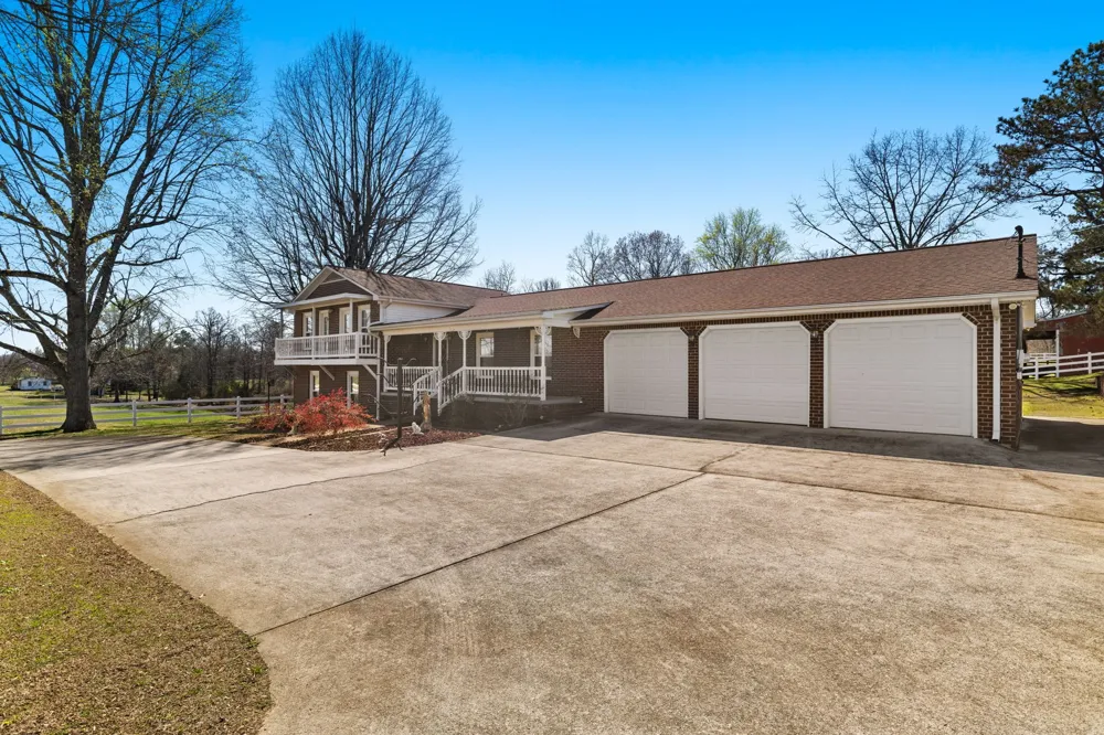 1290 County Road 496 Lexington, AL 35648