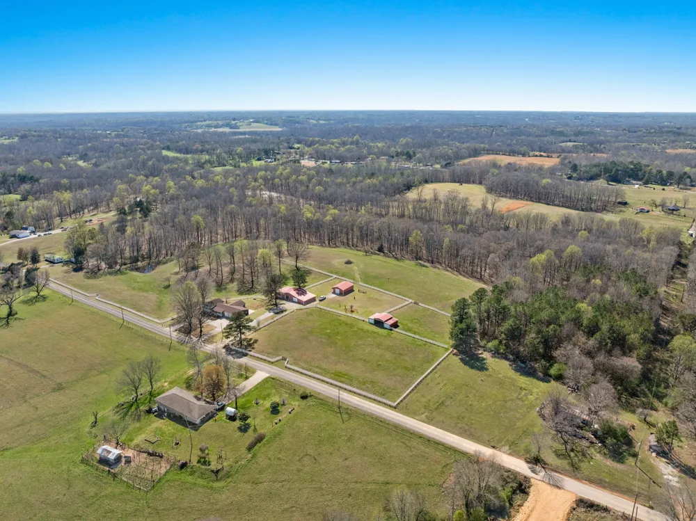 1290 County Road 496 Lexington, AL 35648