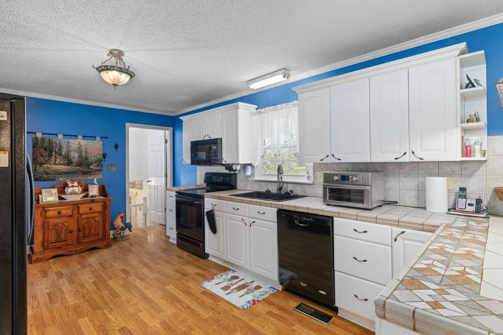 1290 County Road 496 Lexington, AL 35648