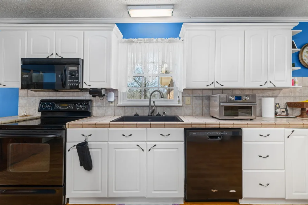1290 County Road 496 Lexington, AL 35648
