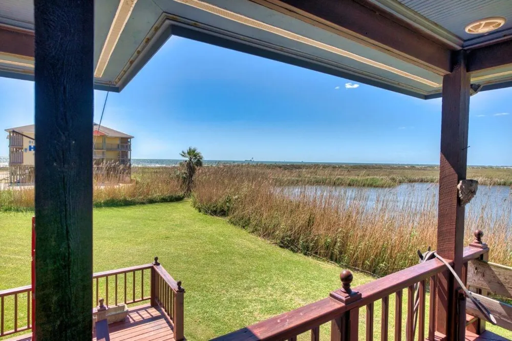 203 Francis Cove Surfside Beach, TX 77541