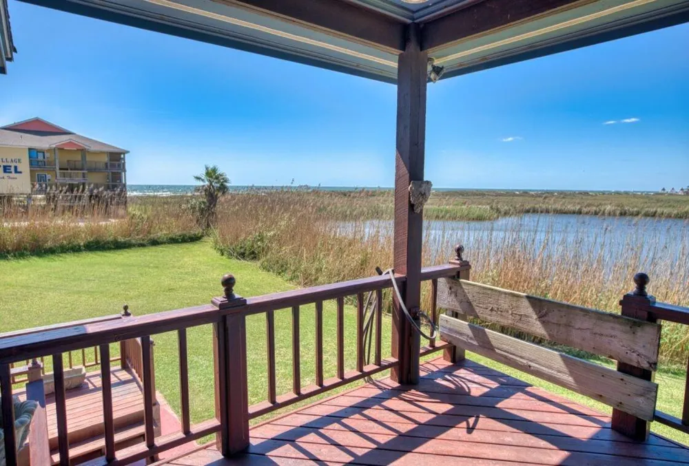 203 Francis Cove Surfside Beach, TX 77541