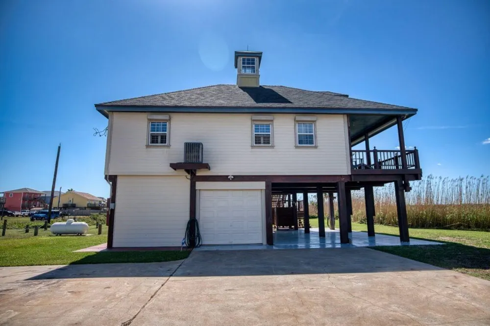 203 Francis Cove Surfside Beach, TX 77541