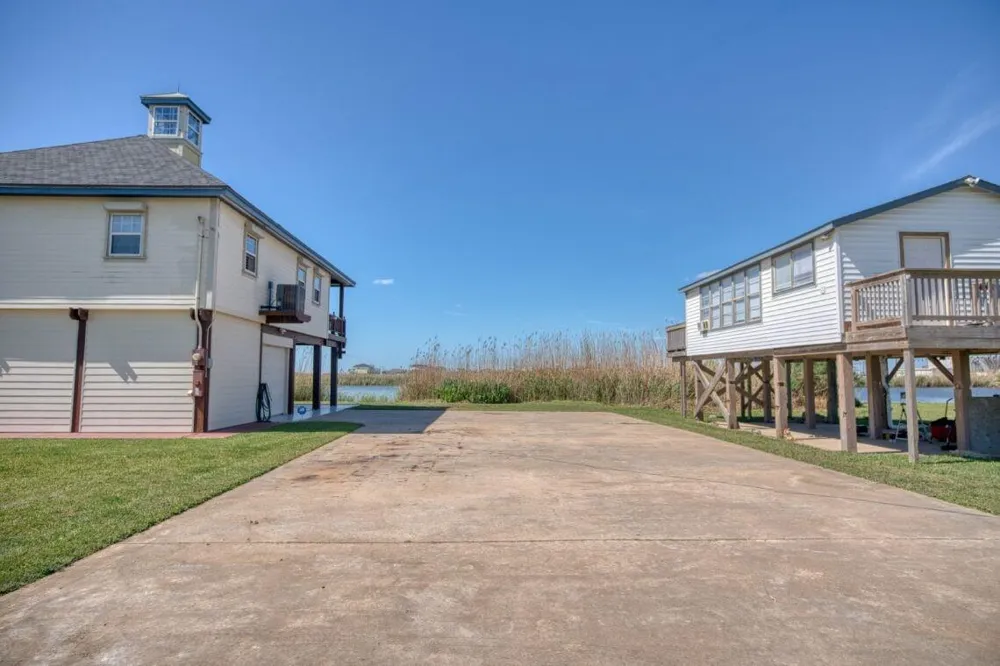 203 Francis Cove Surfside Beach, TX 77541