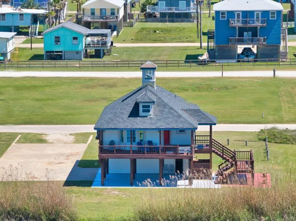 203 Francis Cove Surfside Beach, TX 77541