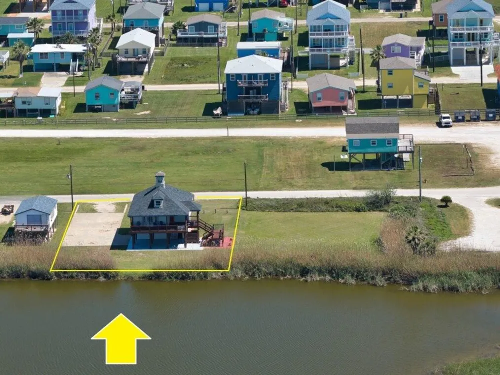 203 Francis Cove Surfside Beach, TX 77541