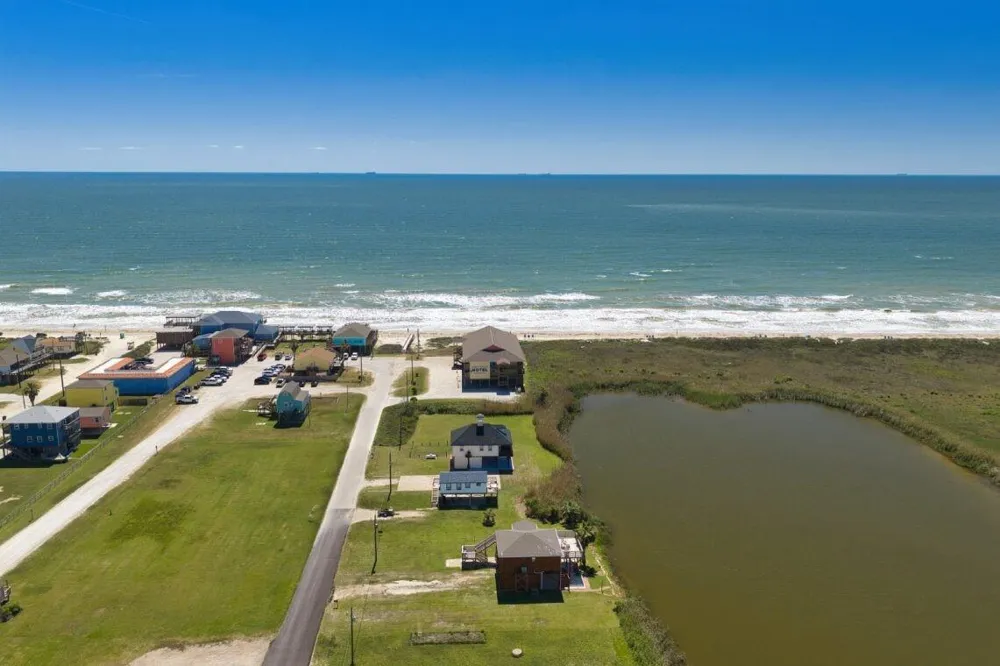 203 Francis Cove Surfside Beach, TX 77541