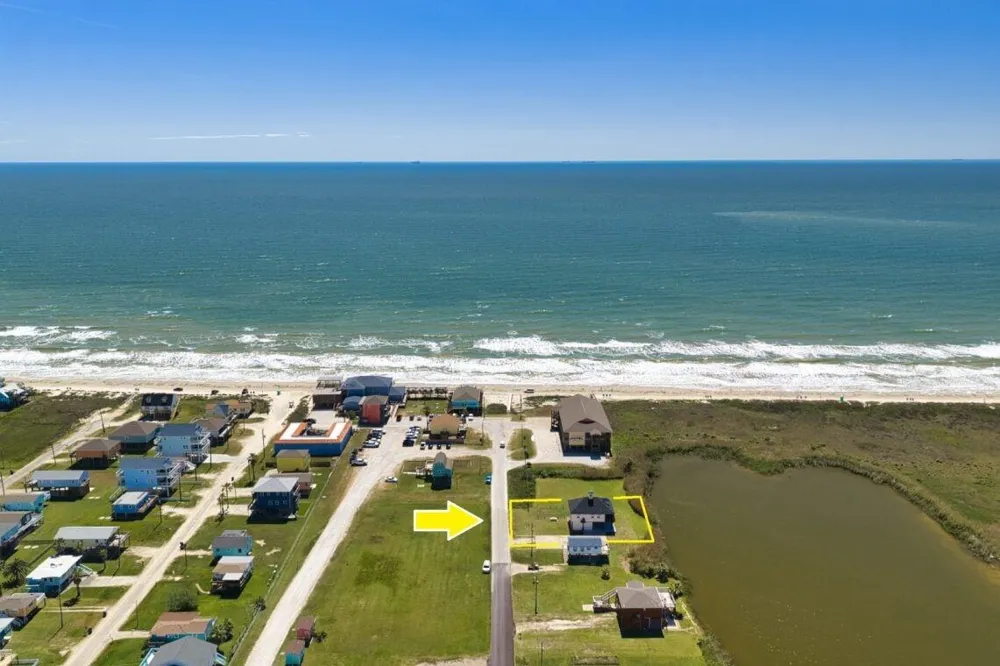 203 Francis Cove Surfside Beach, TX 77541