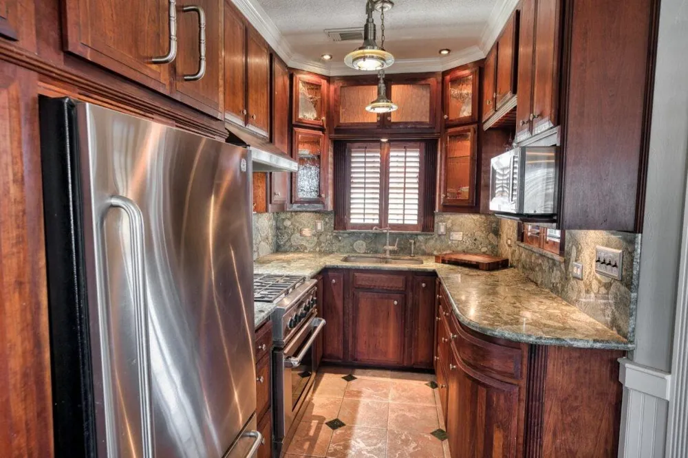 203 Francis Cove Surfside Beach, TX 77541