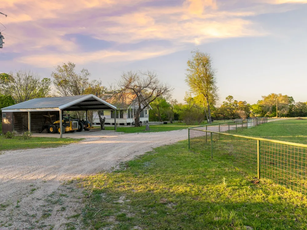 6234 S Fm 1174 Bertram, TX 78605