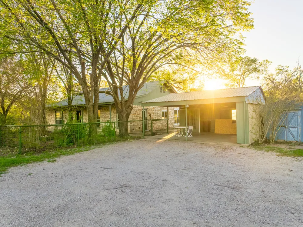 6234 S Fm 1174 Bertram, TX 78605