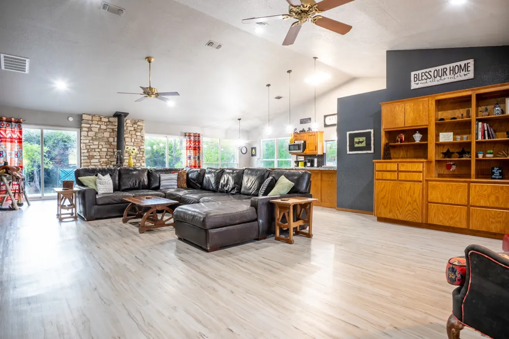 6234 S Fm 1174 Bertram, TX 78605