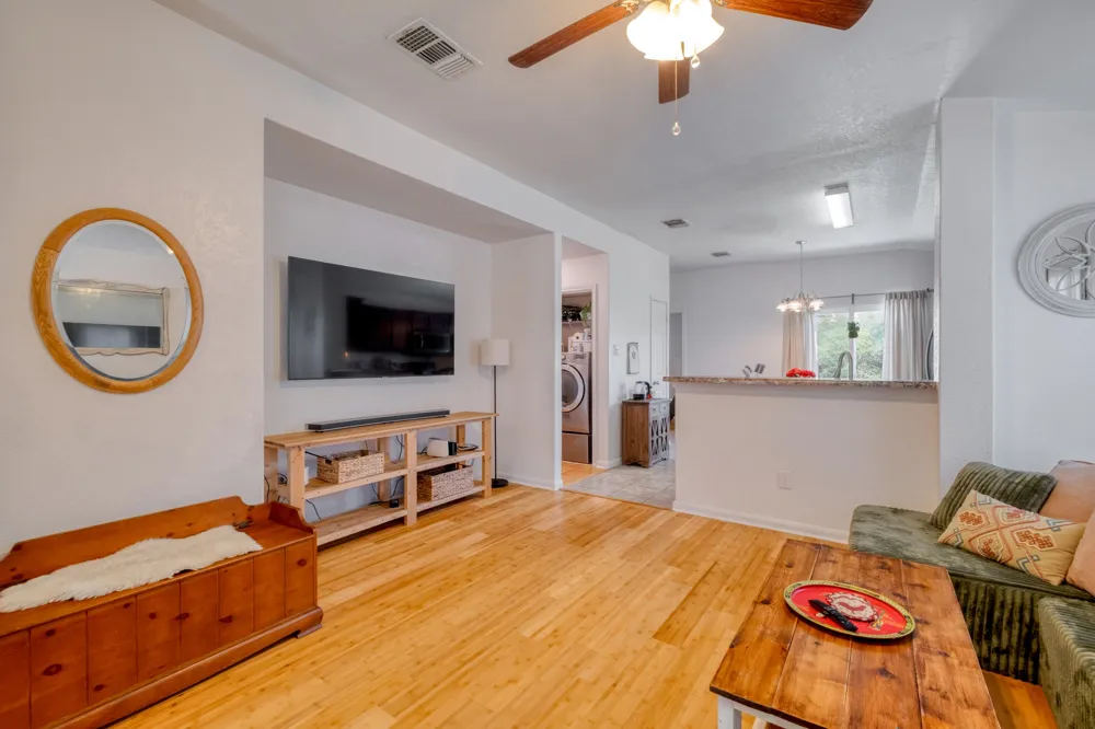 174 Falcon Drive Luling, TX 78648