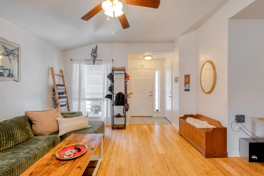 174 Falcon Drive Luling, TX 78648