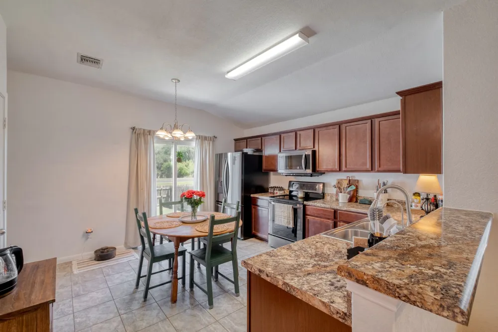 174 Falcon Drive Luling, TX 78648