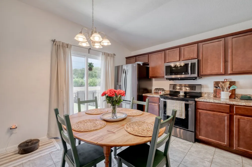 174 Falcon Drive Luling, TX 78648