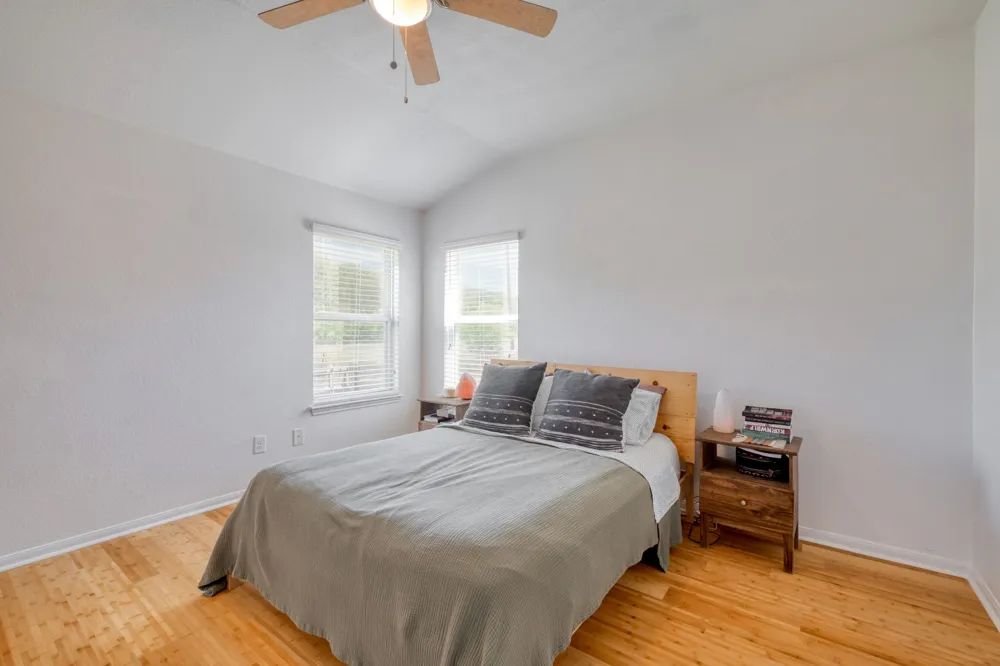 174 Falcon Drive Luling, TX 78648