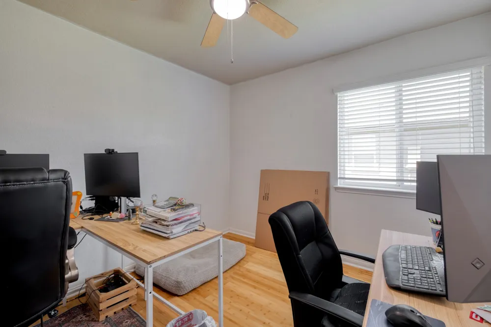 174 Falcon Drive Luling, TX 78648