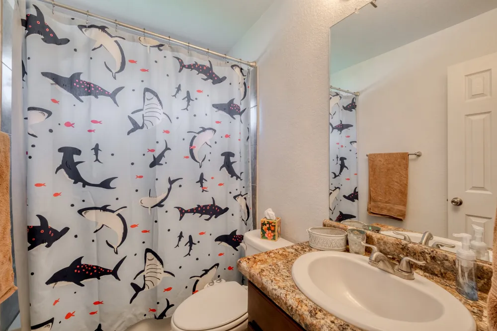 174 Falcon Drive Luling, TX 78648