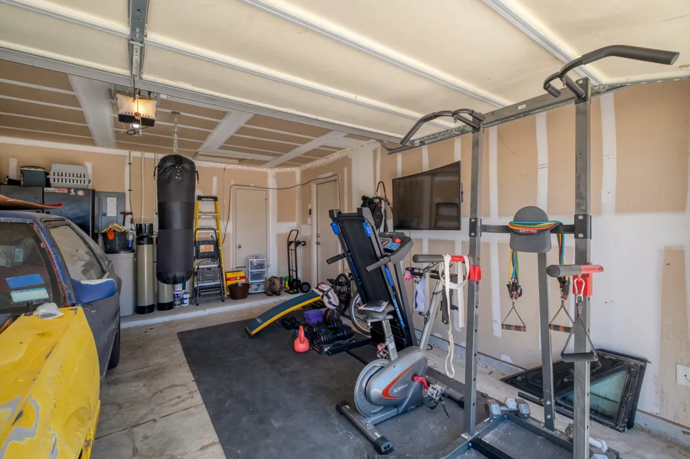 174 Falcon Drive Luling, TX 78648