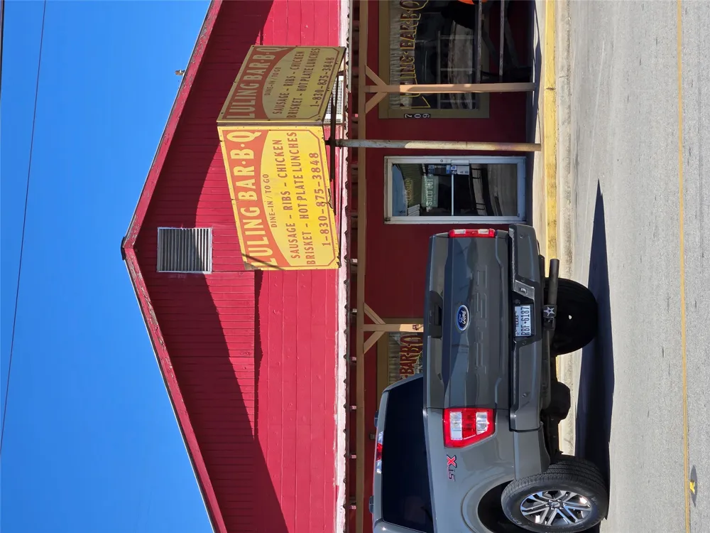 174 Falcon Drive Luling, TX 78648