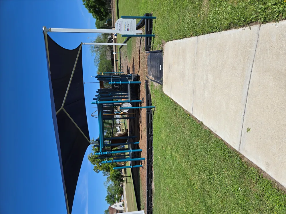 174 Falcon Drive Luling, TX 78648