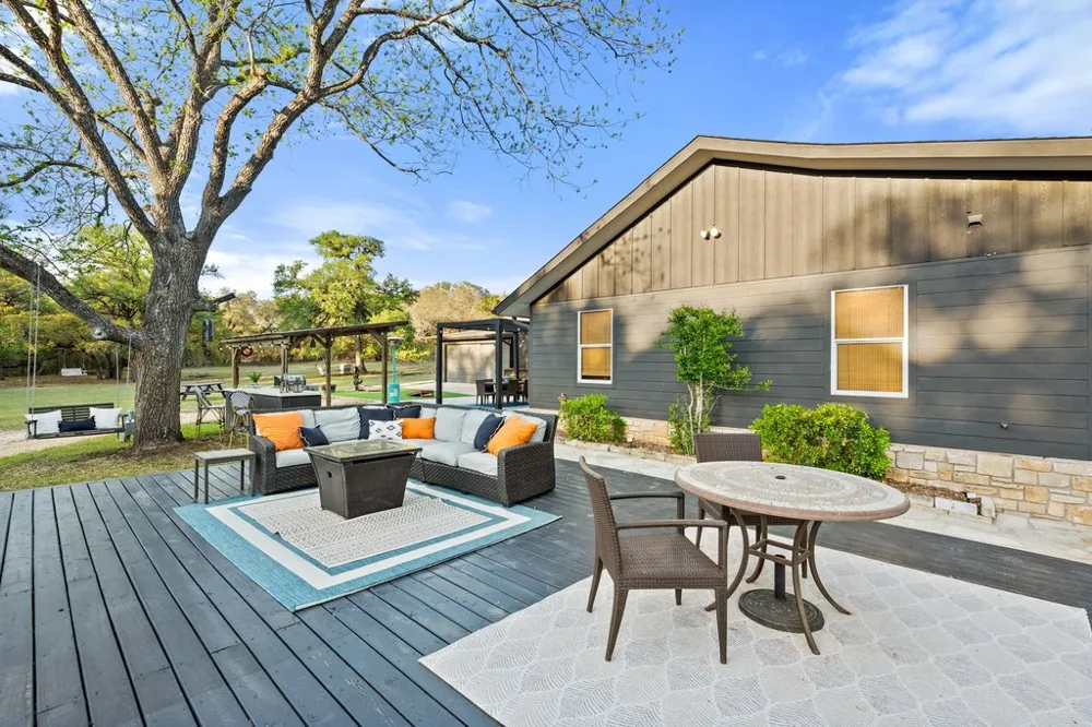 2800 River Road Wimberley, TX 78676