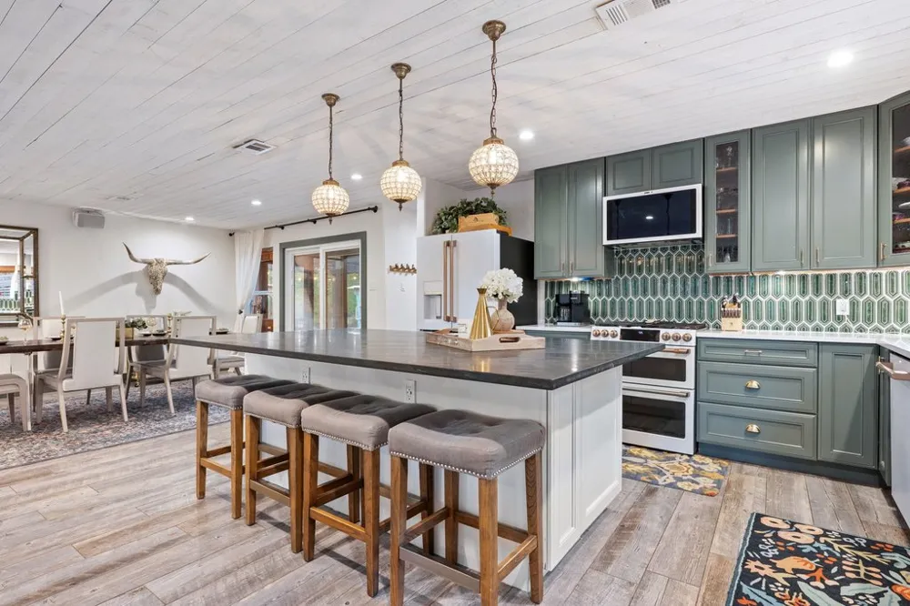 2800 River Road Wimberley, TX 78676