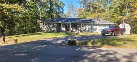 408 Sandy Rd