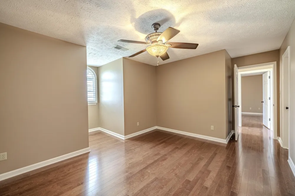 565 BOWEN DR Savannah, TN 38372