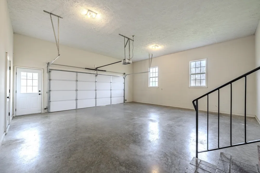 565 BOWEN DR Savannah, TN 38372