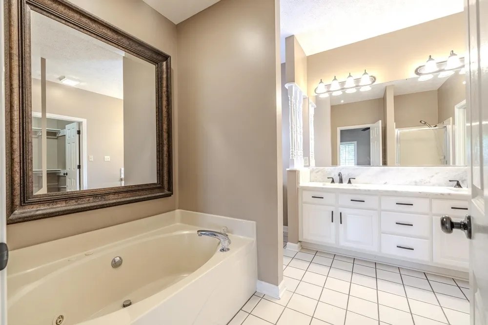565 BOWEN DR Savannah, TN 38372
