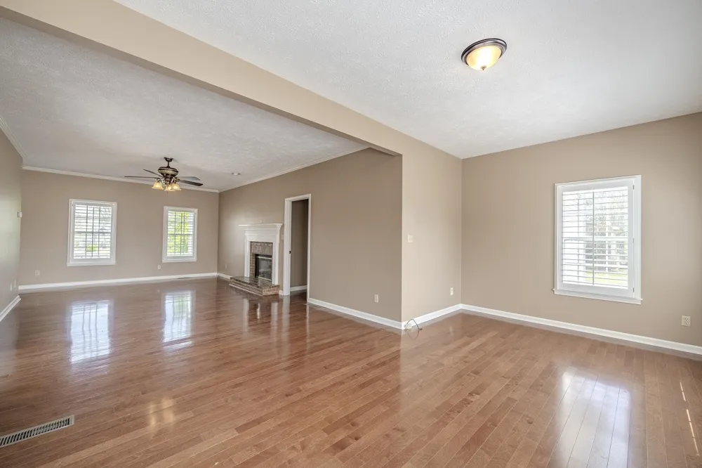 565 BOWEN DR Savannah, TN 38372