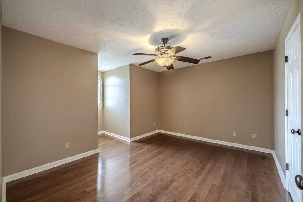 565 BOWEN DR Savannah, TN 38372