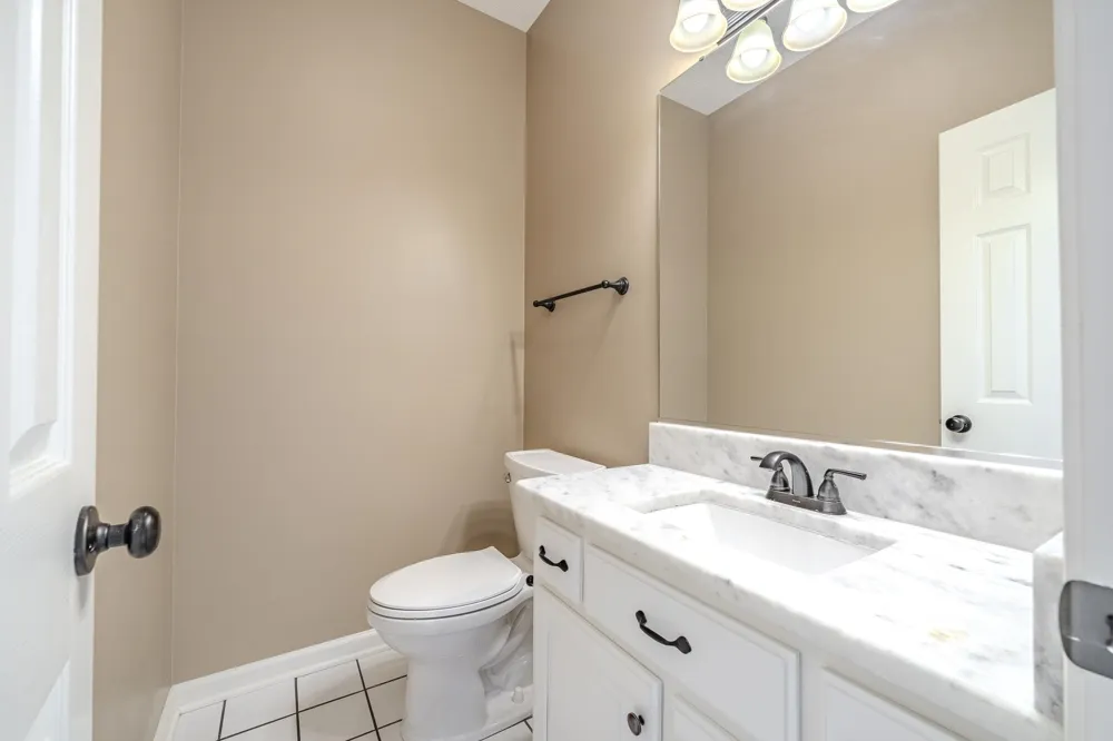 565 BOWEN DR Savannah, TN 38372