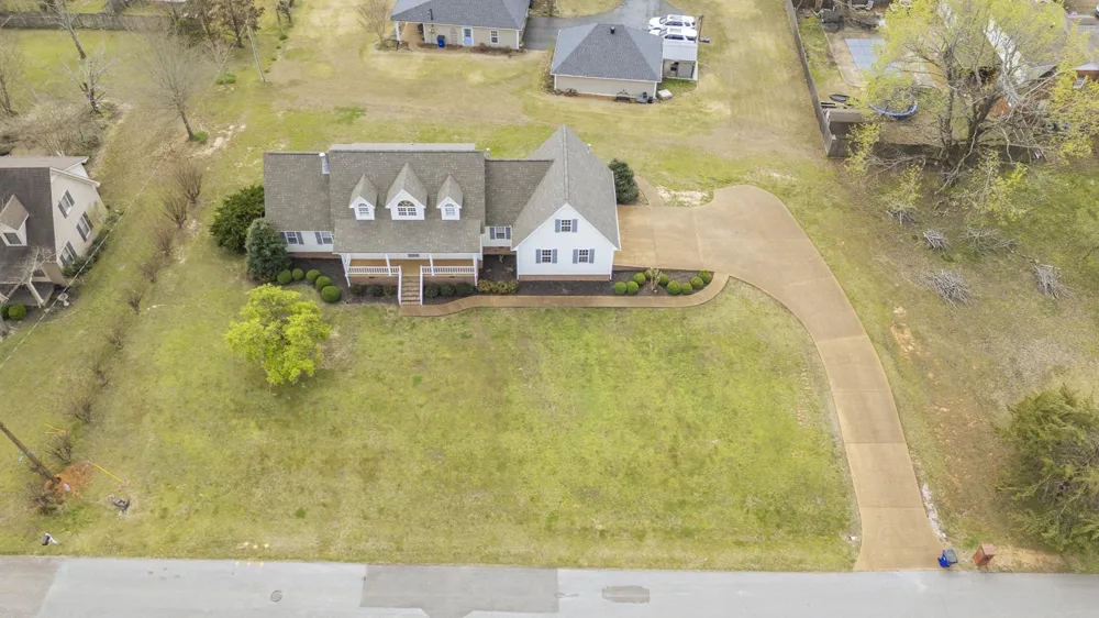 565 BOWEN DR Savannah, TN 38372