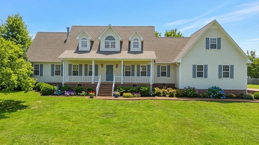 565 BOWEN DR Savannah, TN 38372