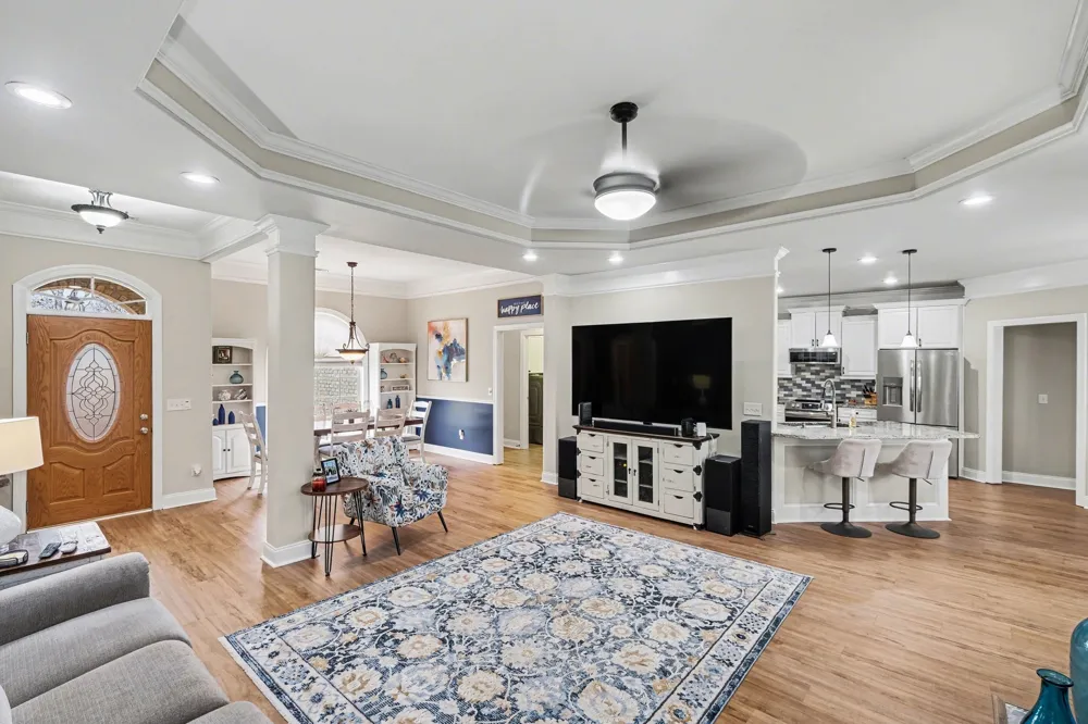 1213 Lake Marie Rd