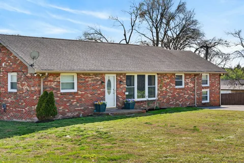 501 Green Ln