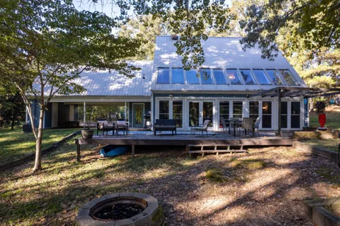 66 Northshore Dr