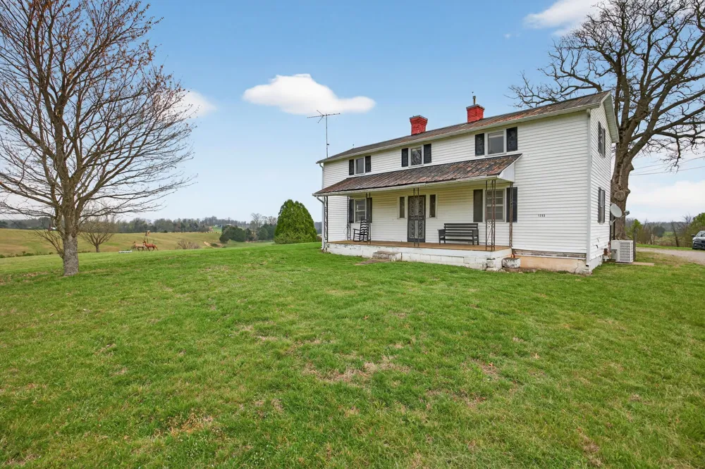 1298 S Bunker Hill Rd Sparta, TN 38583