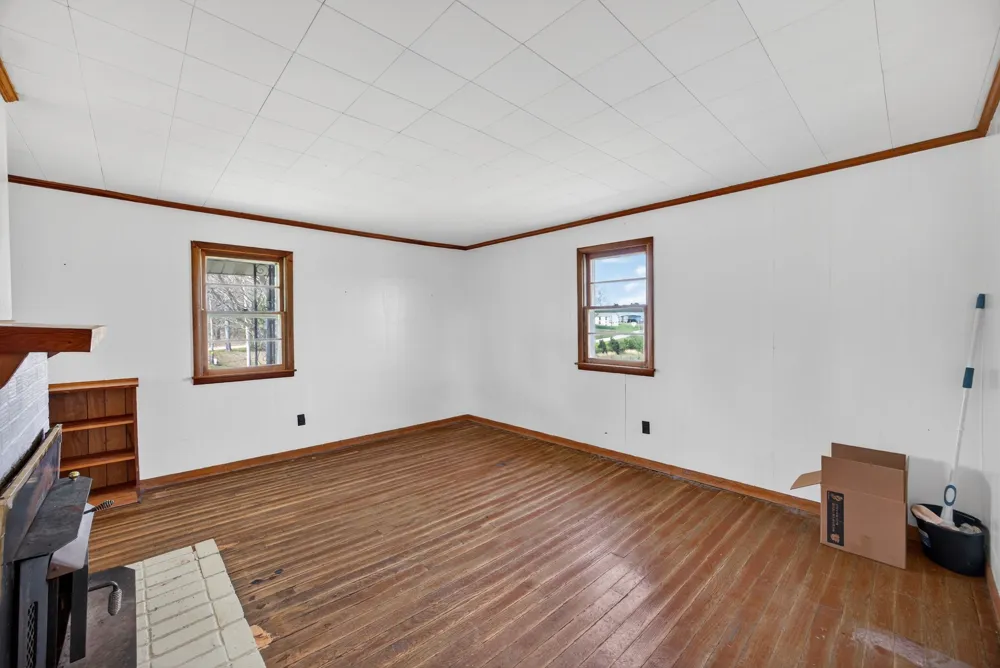 1298 S Bunker Hill Rd Sparta, TN 38583