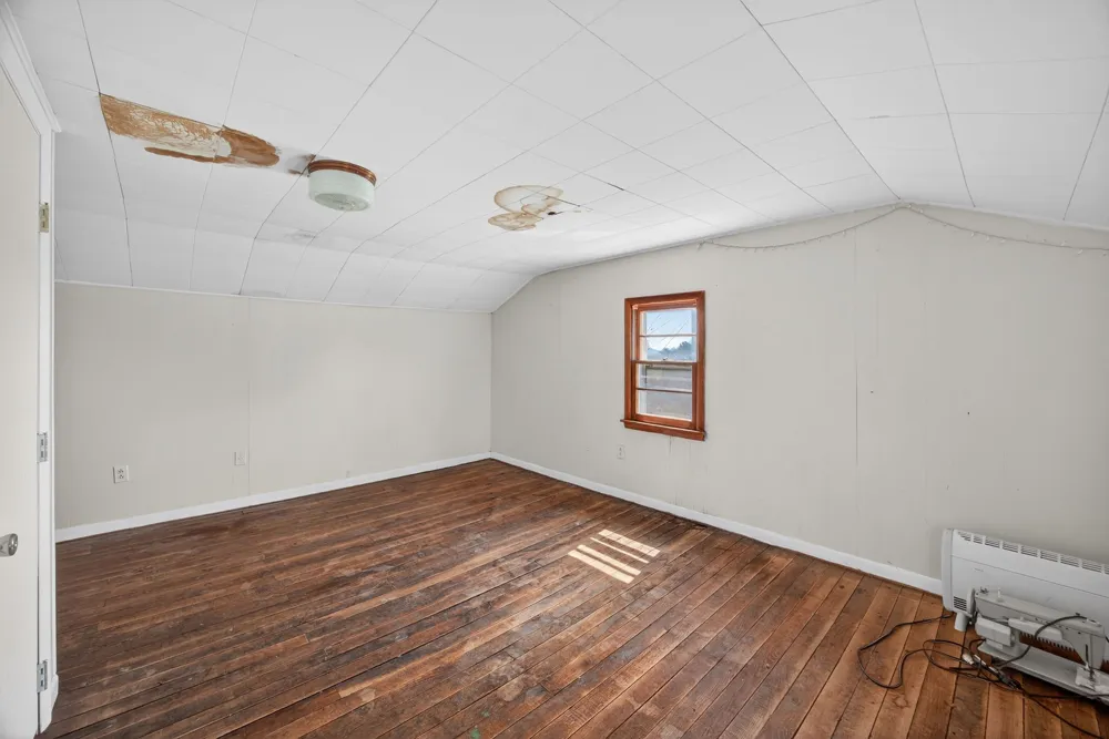 1298 S Bunker Hill Rd Sparta, TN 38583