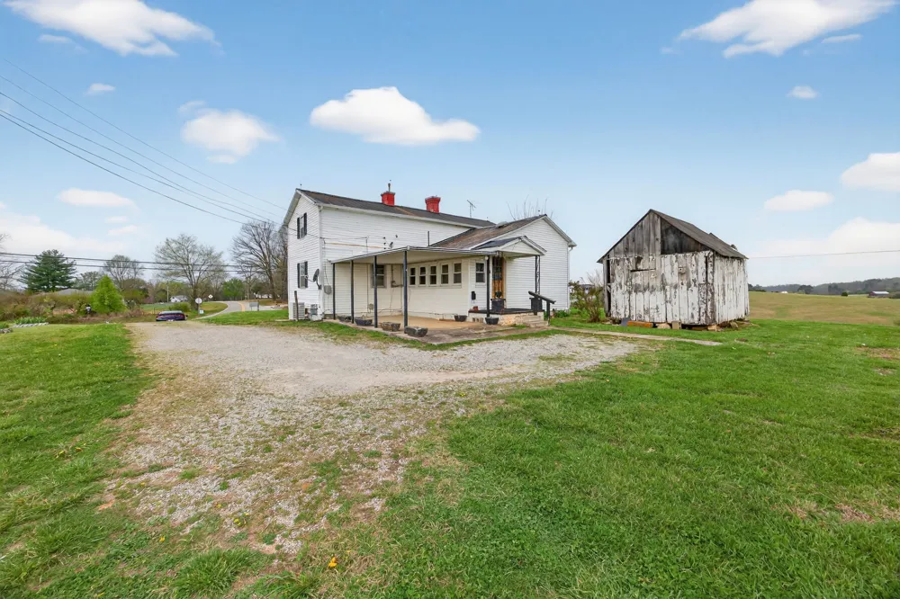 1298 S Bunker Hill Rd Sparta, TN 38583