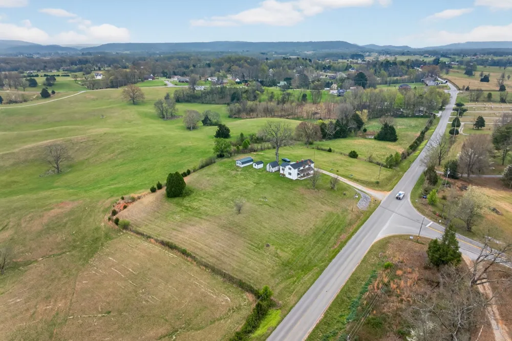1298 S Bunker Hill Rd Sparta, TN 38583