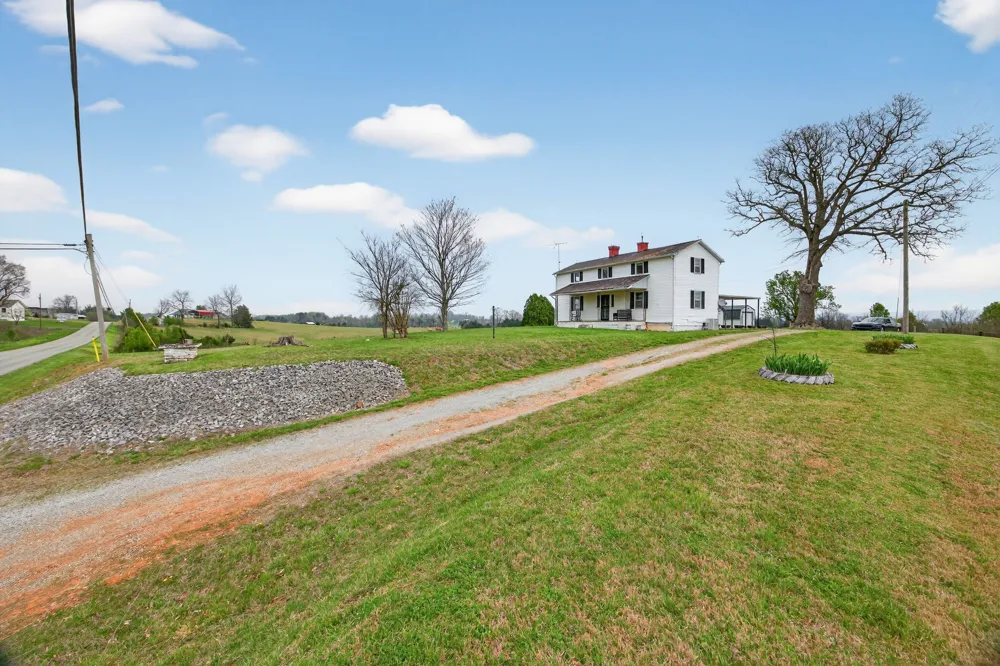 1298 S Bunker Hill Rd Sparta, TN 38583