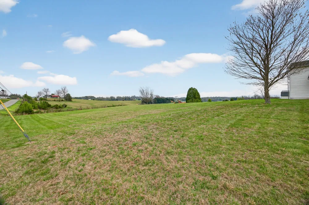 1298 S Bunker Hill Rd Sparta, TN 38583